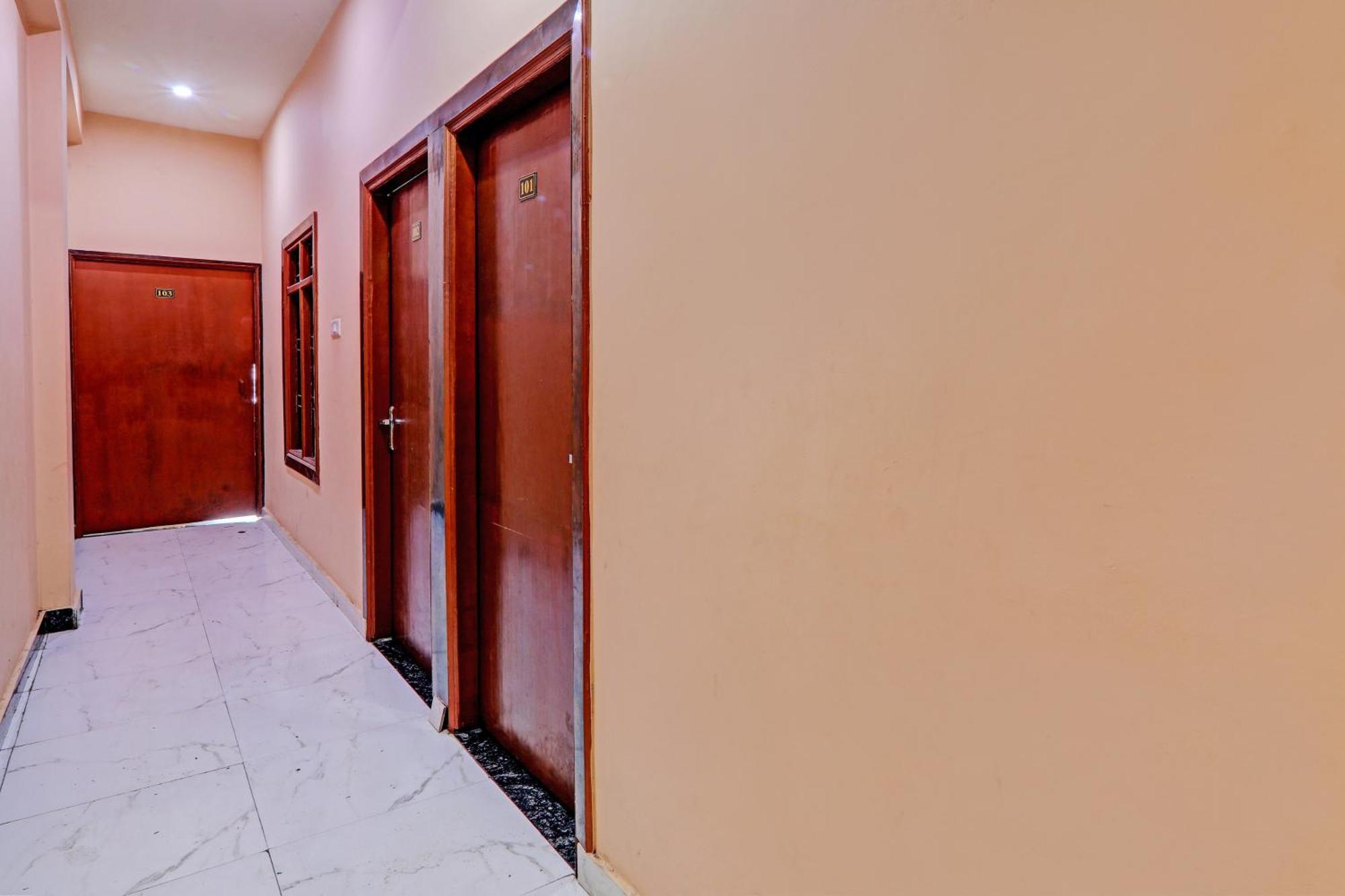 Hotel O Home Singhs Delight Varanasi Exterior photo